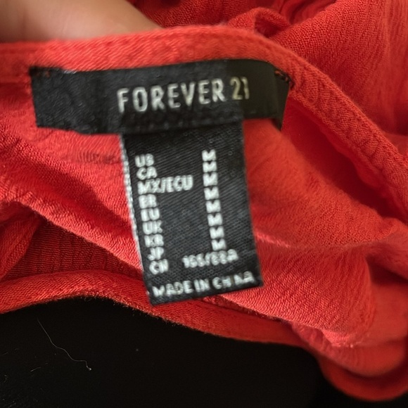 2 medium women’s tops. - Picture 4 of 7